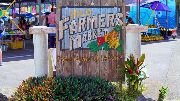 wooden sign of Hilo Farmers Market at Big island